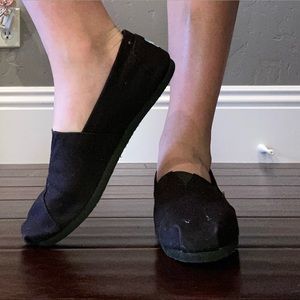 SIMPLE BLACK FLATS🖤🛍